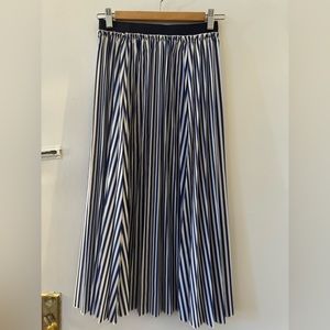 Zara striped, pleated A-line midi skirt sz small